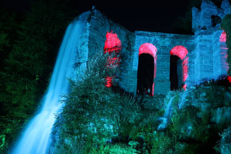 Beleuchtete Wasserspiele Im Bergpark Wilhelmshohe Unesco Welterbestatten Deutschland E V